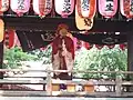奉納される太々神楽。