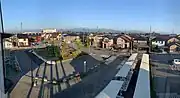 南口駅前風景（2020年5月）住宅街が広がる。