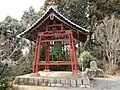 鐘楼（右脇に小織姫明神が見える）