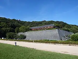 松山城二之丸史跡庭園 遠景