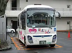 充電中のはむらん電気バス日野・ポンチョ