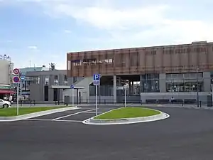 西調布駅北口