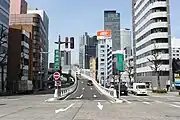 複数の出入口を設け都心部とコンタクト出来る（錦橋出口）。