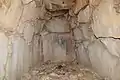 玄室（奥壁方向）