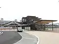東口