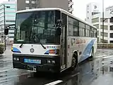 社番3184（三菱KC-MS829P）「福北ライン」塗装のハイデッカーで、VI化直前に導入されたため、社紋がステッカーになっている。その後は西鉄バス久留米京町支社、さらに那珂川自動車営業所に再転属し、スクールバスとして運用されていた。