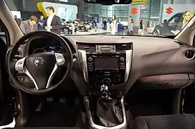 ナバラ(2014年 - 2020年型)のインテリア。テラは設計の多くを共用しているため前期型の造形はほぼ同一である。