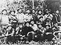 ベトコンの部隊。ブラックパジャマなど複数の戦闘服が混在している。(1968年)