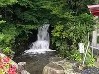 信しげの滝