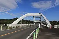 片側1車線の車道、両側に歩道