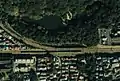 源流点周辺に残された武蔵野の森国土交通省 国土地理院 地図・空中写真閲覧サービスの空中写真を基に作成