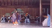 能(能舞台にて)