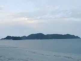 脇岬付近から眺めた樺島