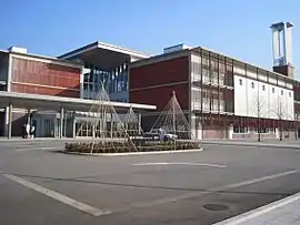 野々市市役所（野々市市三納一丁目1番地）