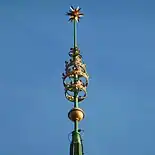 尖塔の飾り