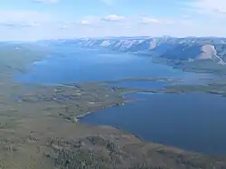 ノーマン山脈とケリー湖