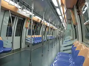 C751A形電車の車内