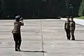 赤い近衛青年隊。学生帽を被っている（2010年9月）