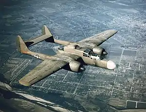 飛行するP-61A-1-NO 42-5507号機(第419夜間戦闘飛行隊所属、1944年撮影)
