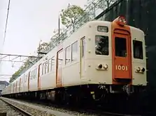 （画像4）2003年までのカラーで塗られた1000系。（2001年4月29日 日生中央駅）