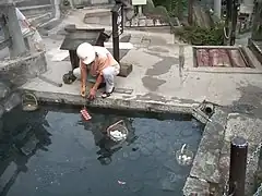 麻釜での温泉玉子造り