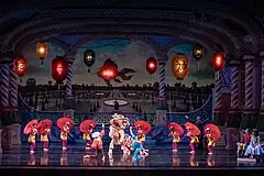 様々な踊りを披露するディヴェルティスマン（『くるみ割り人形』より）