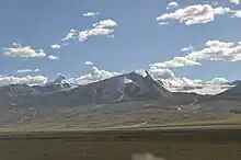 ニェンチェンタンラ山脈