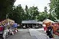 参道より拝殿を見る（2018年7月22日撮影）