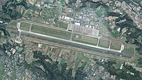 新田原飛行場の空中写真(2020年)国土交通省 国土地理院 地図・空中写真閲覧サービスの空中写真を基に作成
