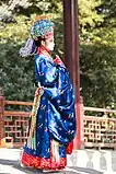 現代に復元された明の皇后大礼服(横向き)