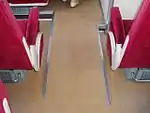 客室端部のスロープ