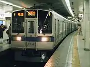 当初は準急運用にも投入された。通過標識灯が点灯している