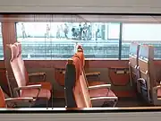 座席は5度外側を向いている