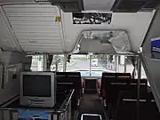 展望席(1983年以降の更新後のため登場当時とは異なる)左上のシャッターが運転席の出入口