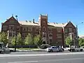 ビクトリア朝のチューダー様式のアデレード大学のノーステラス