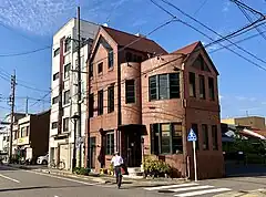 菊や