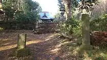 関東大震災により崩れた鳥居の跡