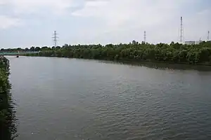 新長流川橋から見た長流川(2012年7月)