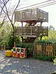 山頂西側にある東谷山展望台。（2019年（平成31年）4月）