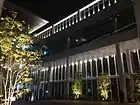 吹き抜け構造の58階屋外広場