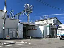 橋上駅舎化工事中の仮駅舎(2012年11月)