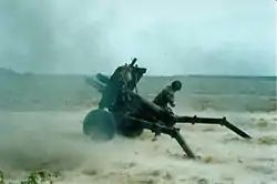 ベネズエラ海軍歩兵（スペイン語版）のMod.56。射撃直後のため、砲身が後退している。
