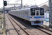 帯色が変更された2051×8