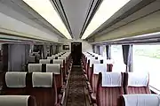 中間車の車内