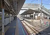 JRホーム（2022年2月）右側に旧ホームが見える。
