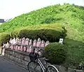 平野鳥居前町の御土居。表面は整形されている