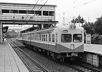 富士急色のまま小田急線で試運転を行ったデハ2211・デハ2212(1982年8月30日)