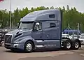 ボルボ・VNL。クラス8の長距離用セミトラクター。ボルボはFHというキャブオーバーの大型セミトラクターを製造・販売しているが、北米ではアメリカ製のVNLが売られている