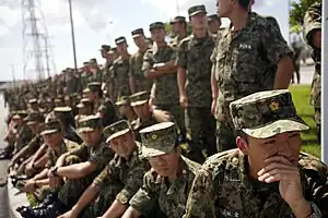 戦闘帽として陸自で制定されるケピ帽形式のパトロールキャップを被る陸上自衛官たち。