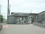 先代の北口駅舎（2004年8月）